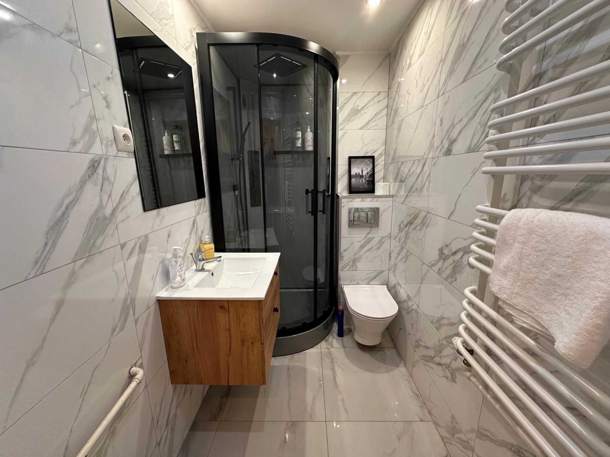 Apartamenty Ktw Central Station كاتوفيتسه المظهر الخارجي الصورة
