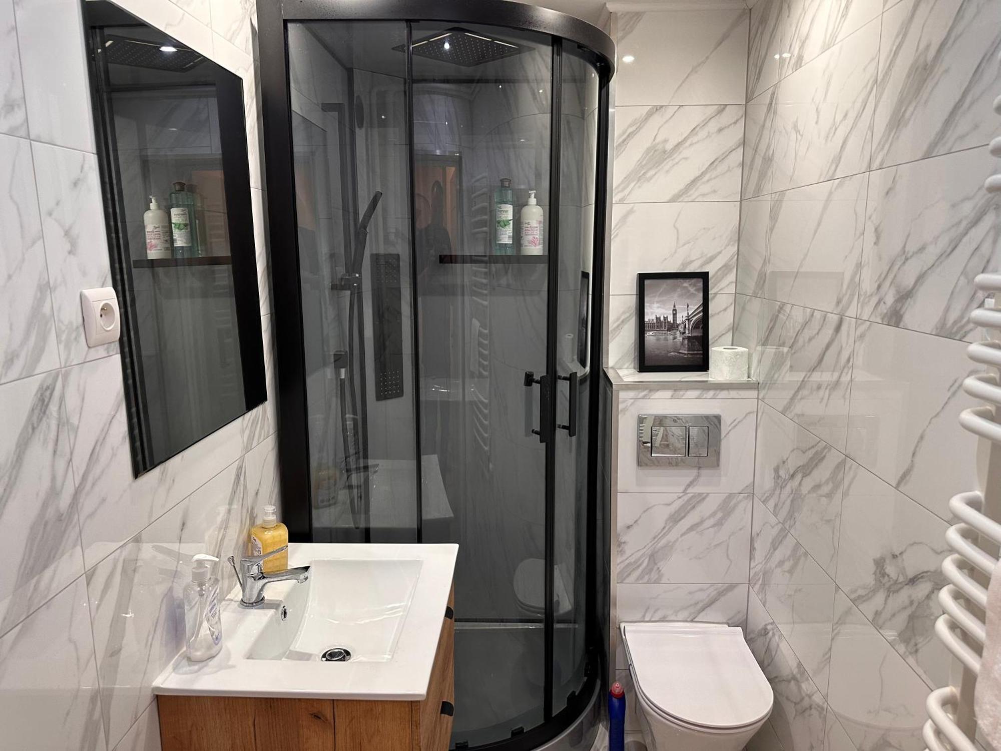 Apartamenty Ktw Central Station كاتوفيتسه المظهر الخارجي الصورة