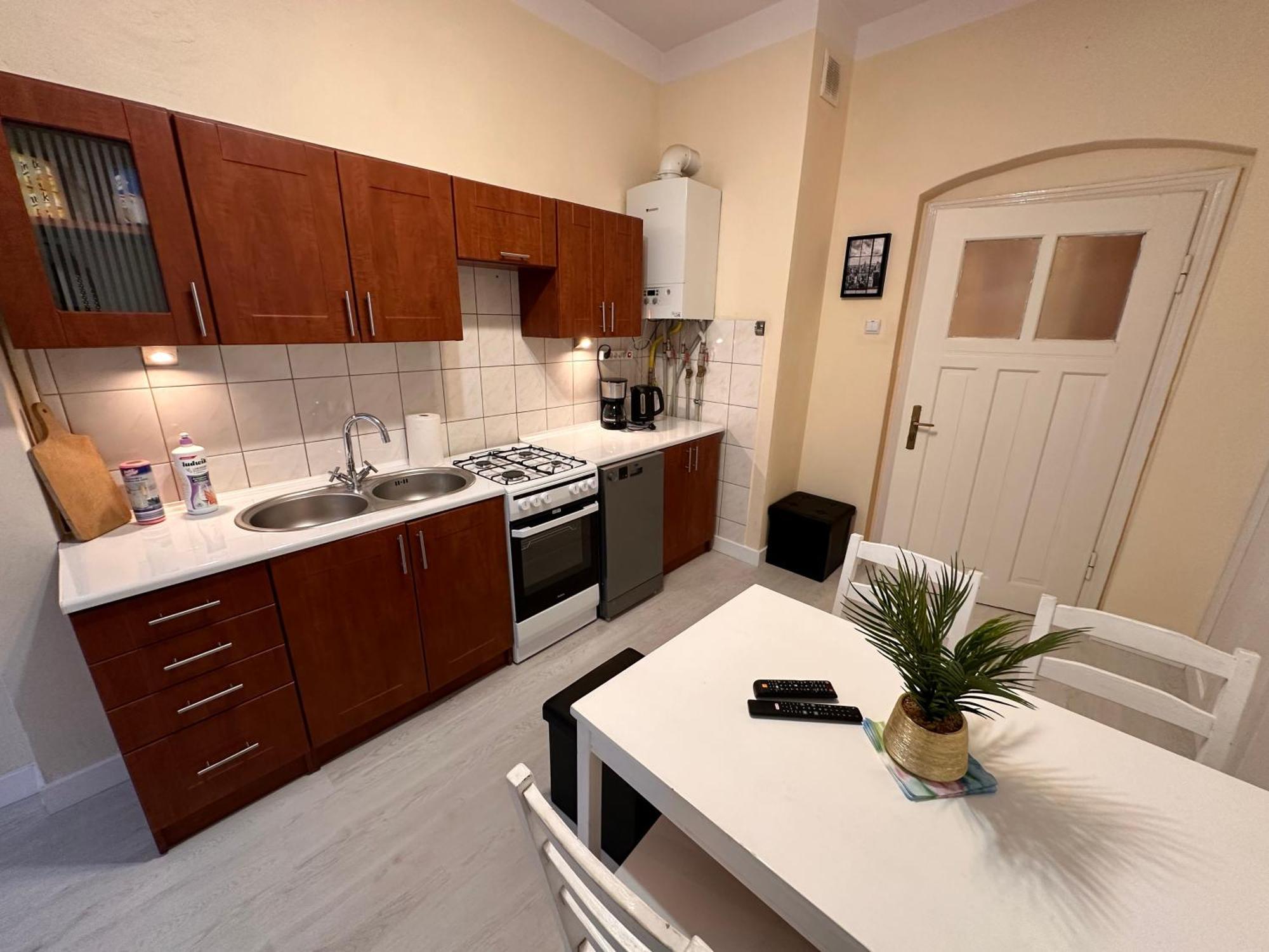 Apartamenty Ktw Central Station كاتوفيتسه المظهر الخارجي الصورة